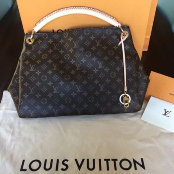 Louis Vuitton Handbags - 🔥LOUIS VUITTON ARTSY🔥